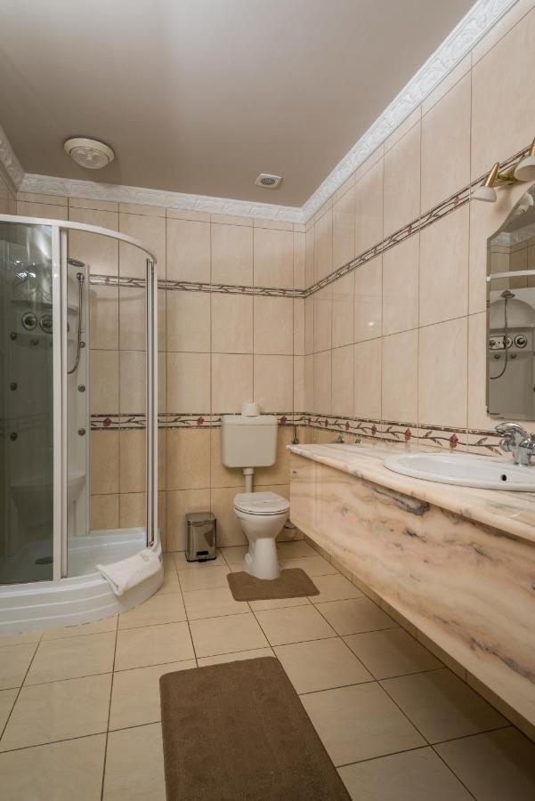 Bibic Es Tueskevar Etterem Es Horgaszto Hotel Nyíregyháza