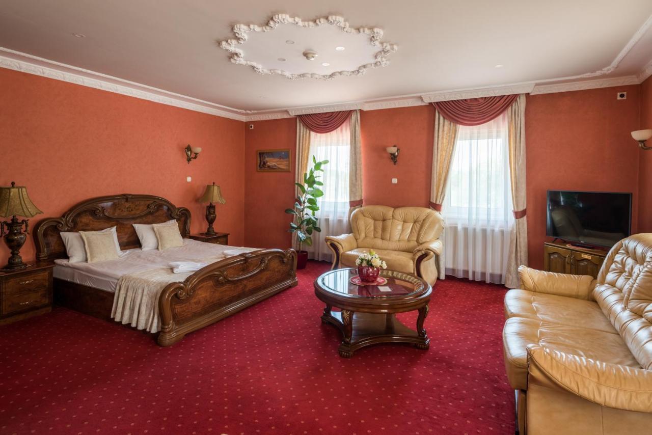 Bibic Es Tueskevar Etterem Es Horgaszto Hotel Mestecǎneşti