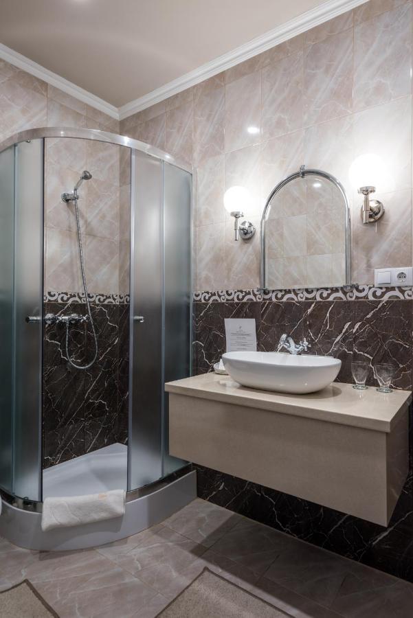 Bibic Es Tueskevar Etterem Es Horgaszto Hotel 3*